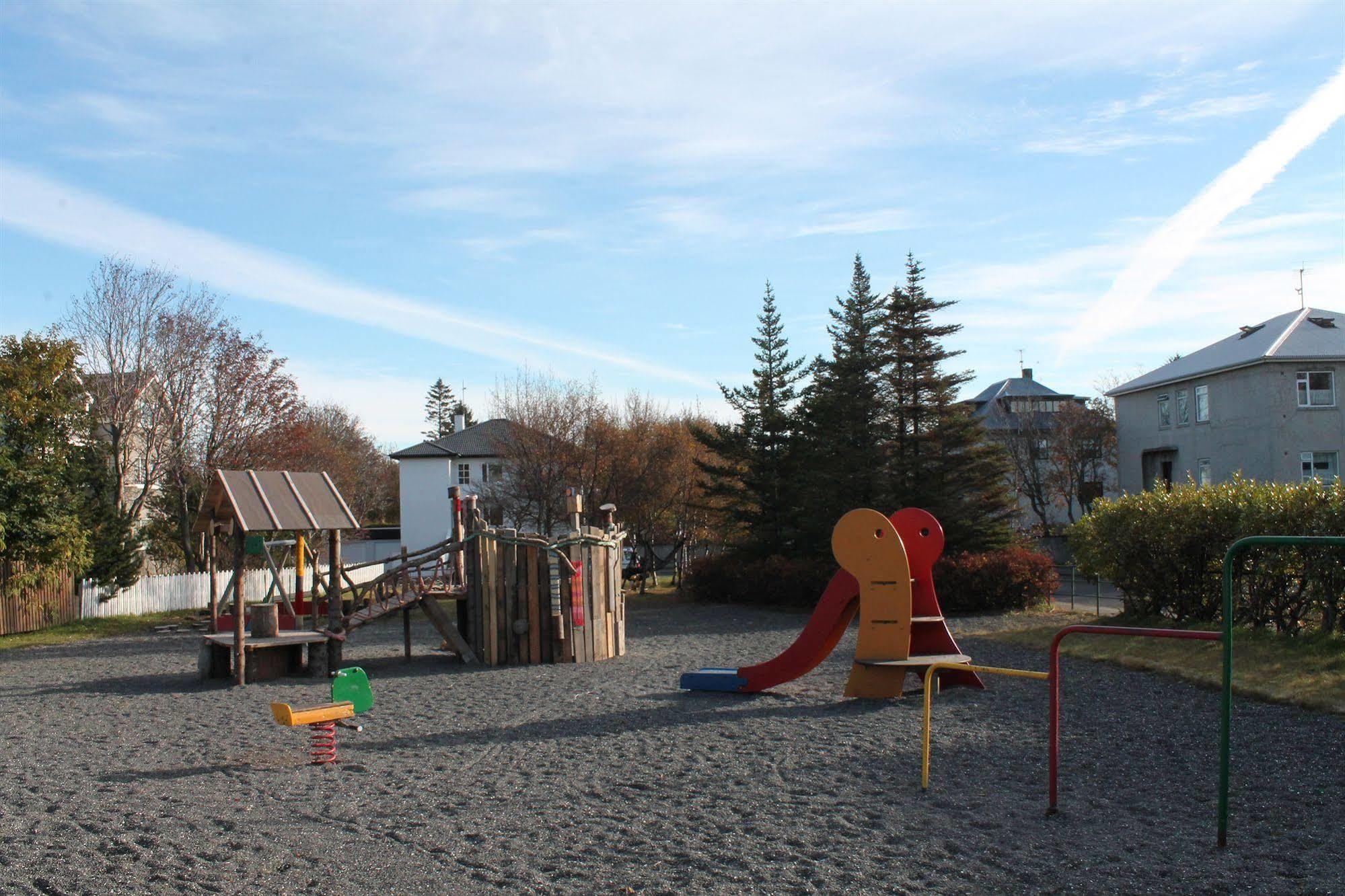 Reykjavik Hostel Village Exterior foto